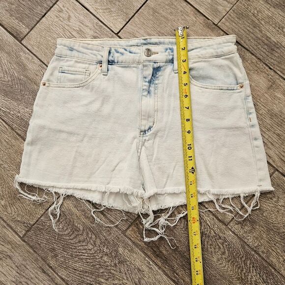 Wild Fable Distressed Denim Shorts Size 8 - Picture 2 of 9